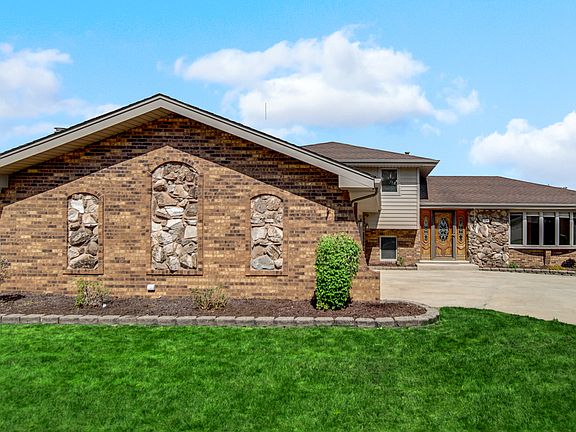 2nd image of 7324 Mimosa Dr