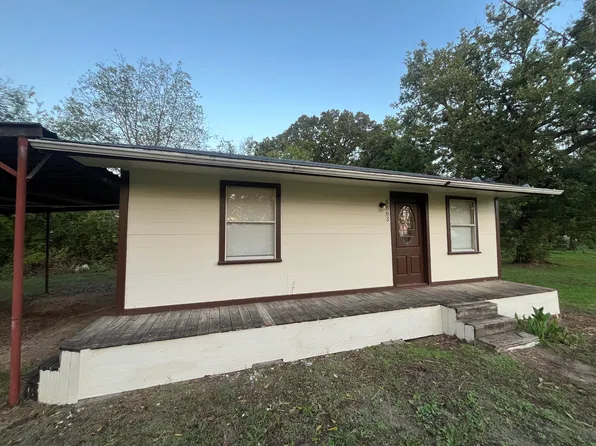 5863 Fm 895, Lake Creek, TX 75450