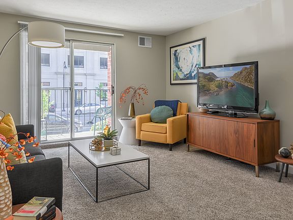 3rd image of 307 E Lasalle Ave #1972848