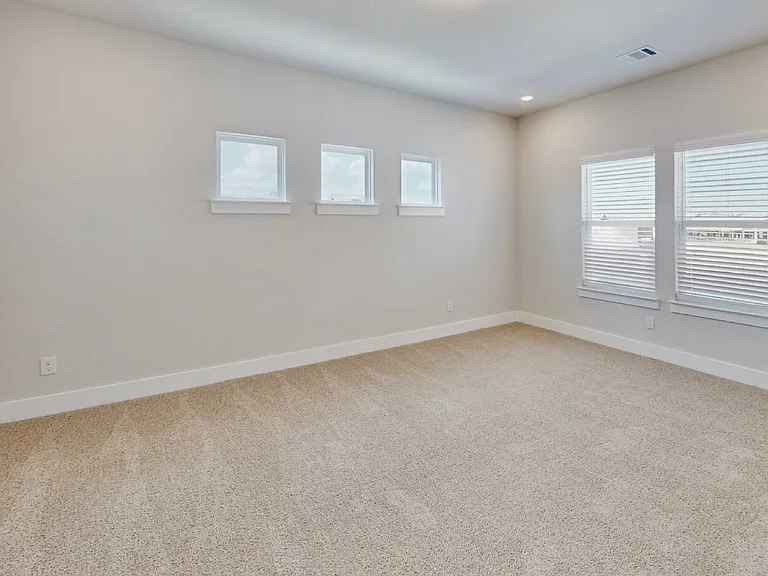 832 Concan Dr — Photo 7