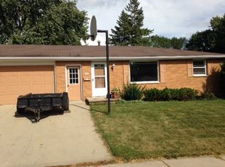 630 Van Buren St, Little Chute, WI 54140
