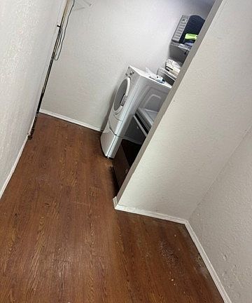 3rd image of 2401 NW Atlanta Ave