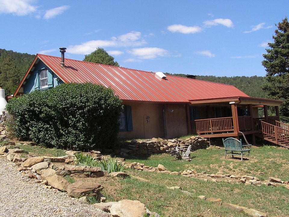 Territorial style adobe home in beautiful Northern New Mexcio 