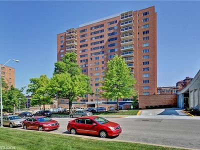 221 W 48th St APT 206, Kansas City, MO, 64112