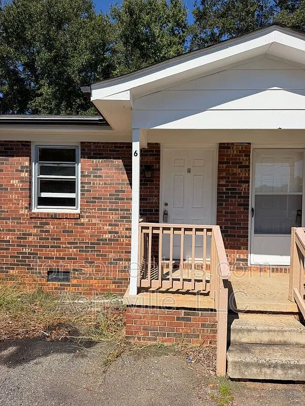 1 bed, 1.0 bath, $750 — Photo 1
