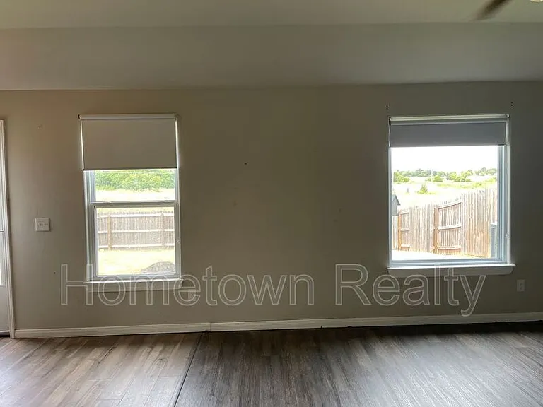 1712 Vermilion Ln — Photo 34