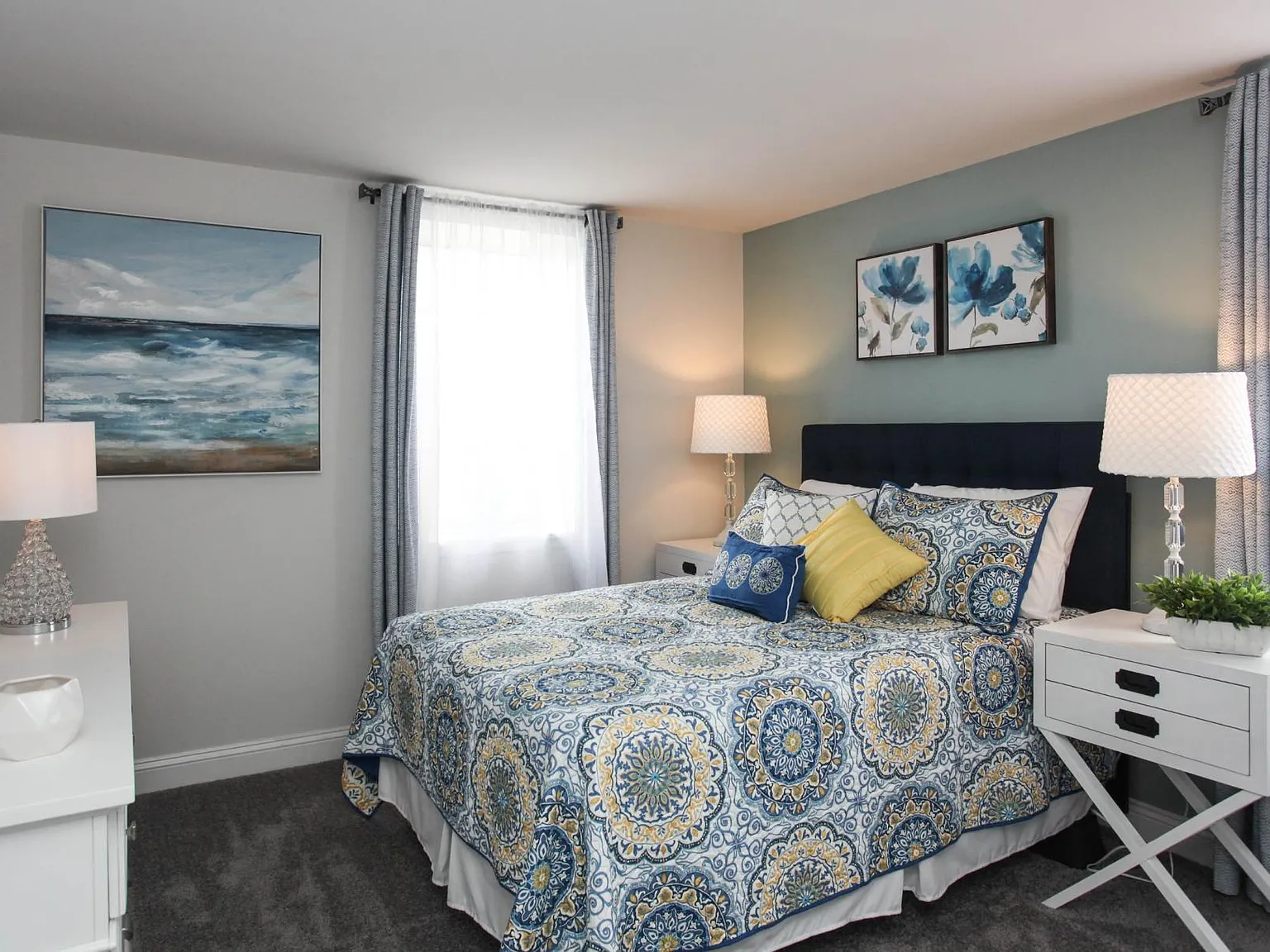 Hollinswood Townhouses — Photo 4