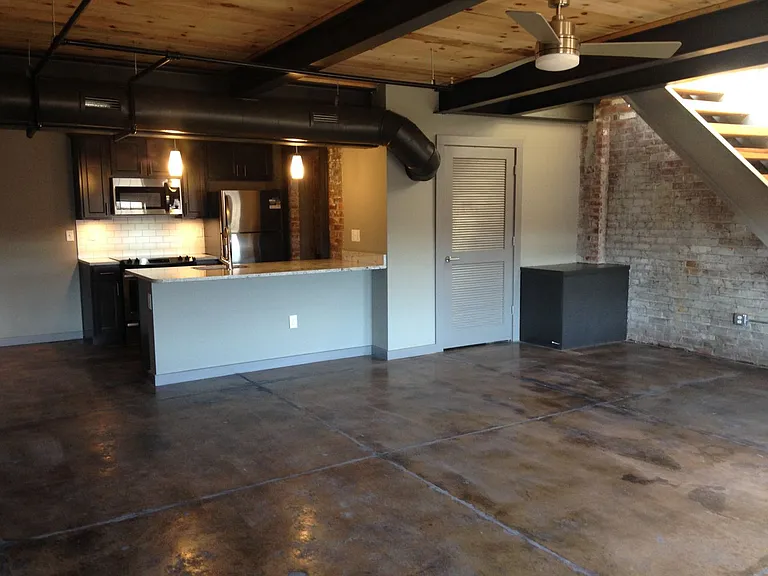 River Lofts West — Photo 16