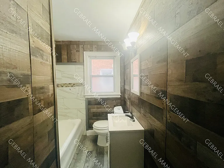 14828 Sussex St — Photo 9