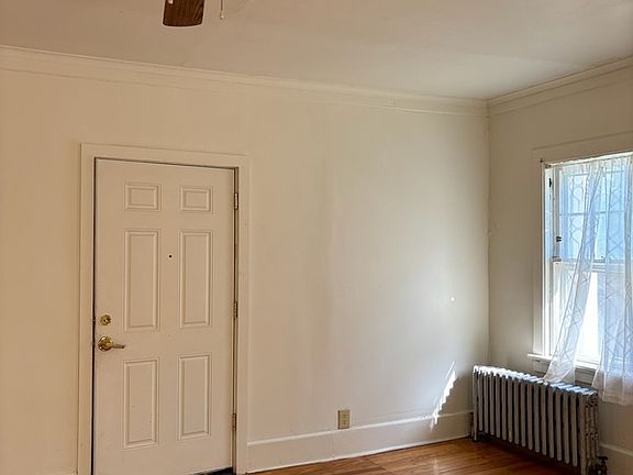 4th image of 240 W Lakelawn Pl #1
