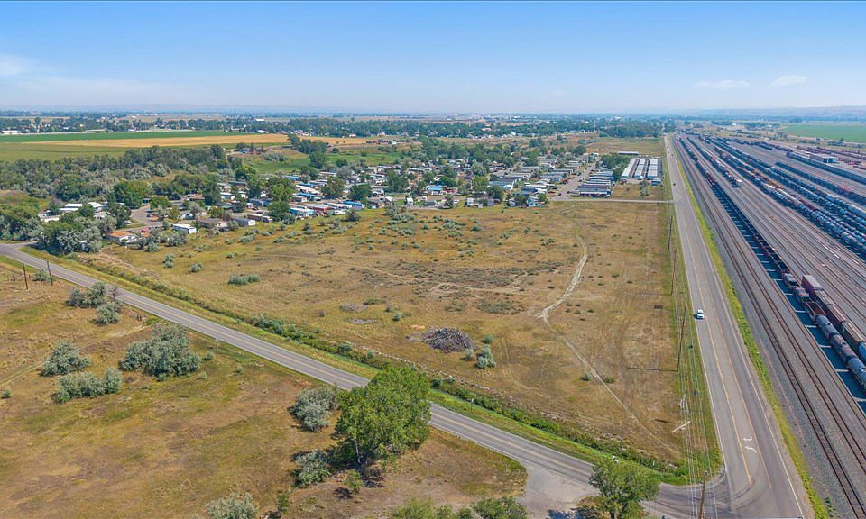 1st image of E Main St