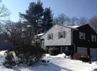17 Kamark Dr, Medfield, MA 02052