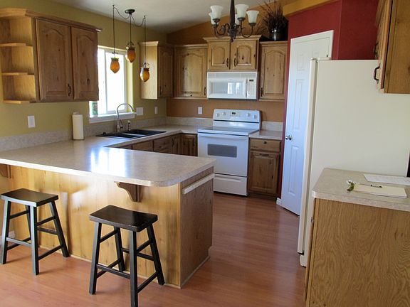 4th image of 2133 Dakota Ln