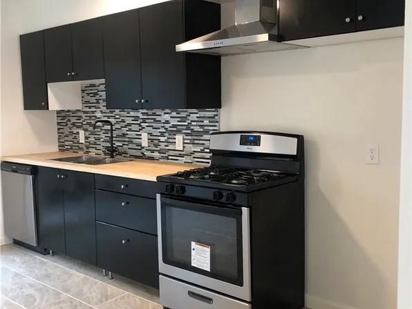 136 W Saginaw Way, Fresno, CA