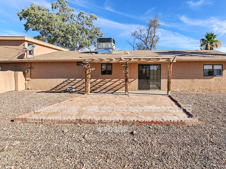 2860 Edgewood Dr — Photo 16