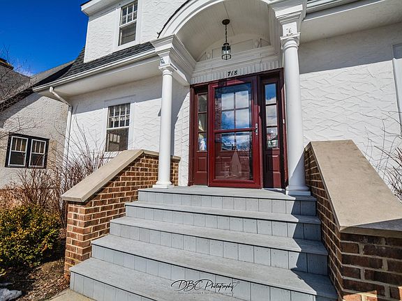 3rd image of 718 Meadow Ln