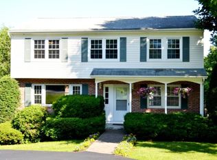 4 Holly Ln, Valhalla, NY 10595