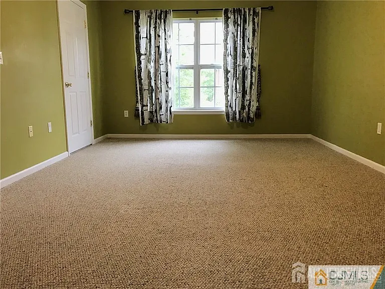 141 Forest Dr — Photo 8