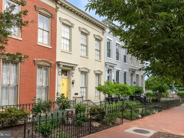 322 2nd St SE, Washington, DC 20003