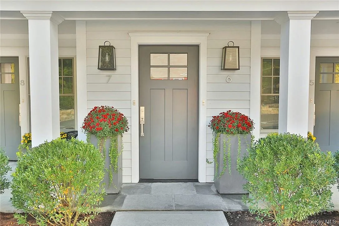 2 bed, 2.0 bath, 1000 sqft, $5,200 — Photo 2