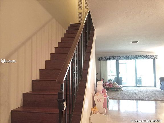 4th image of 3558 Estepona Ave #20D2