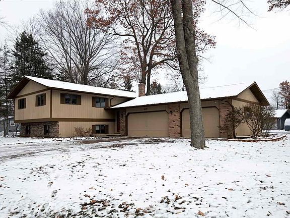 2nd image of 3226 N Douglas Dr