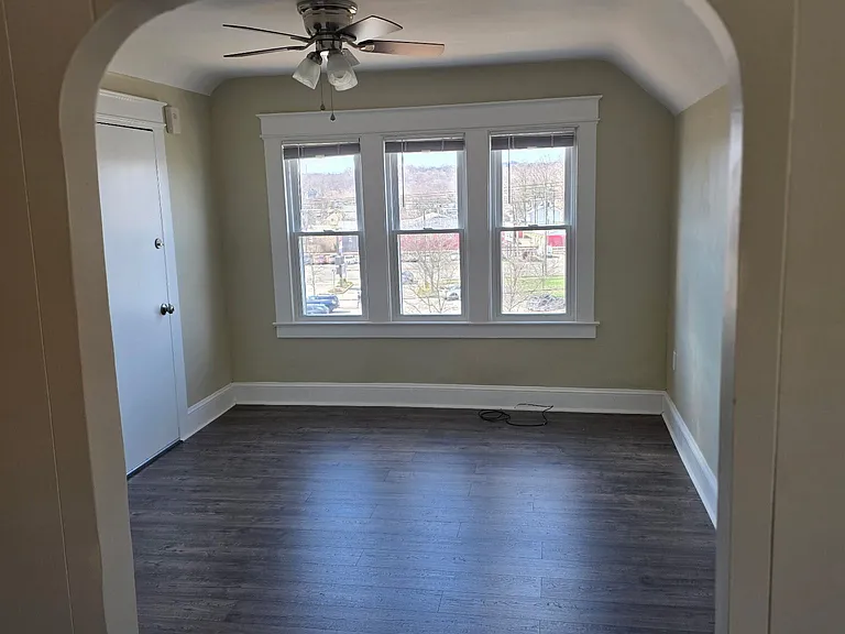 22 Calvin Ave — Photo 5
