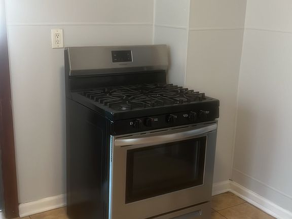 5th image of 1034 Grant St #1