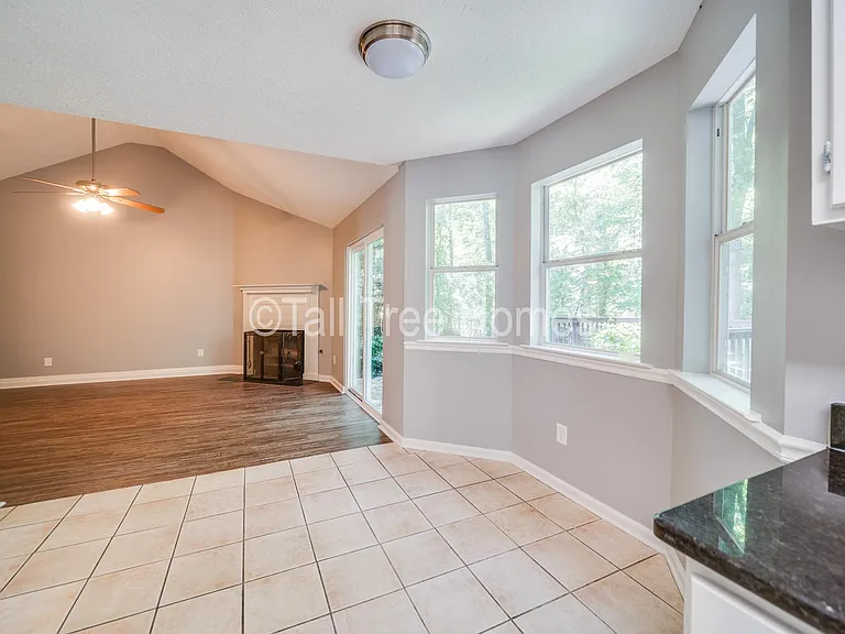 15 Peachtree Way — Photo 7