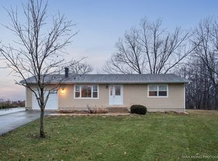 358 Dee Ct, Somonauk, IL 60552