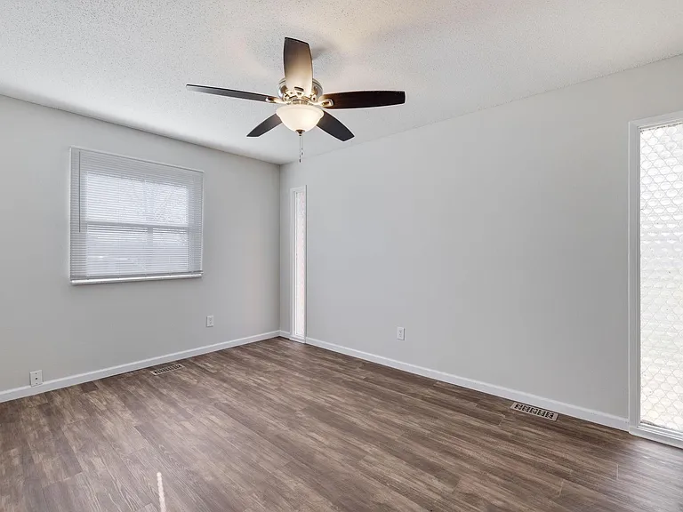 4649 McIlroy Dr — Photo 10