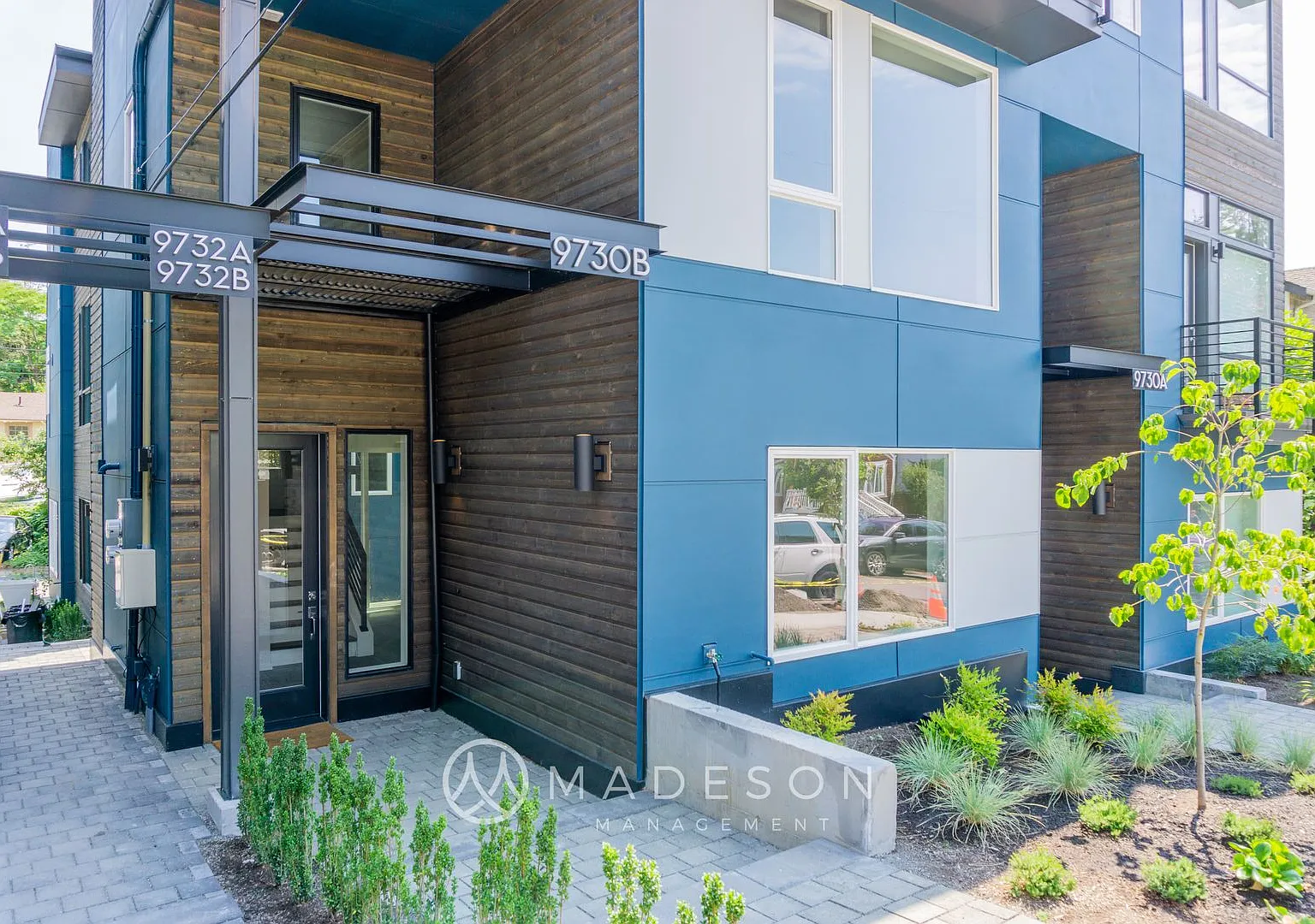 New Construction - Elegant Green Lake Townhouse With Rooftop Deck — Photo 2