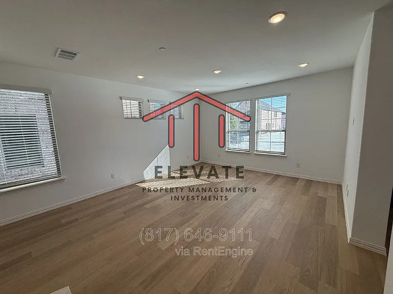 724 4th St — Photo 12