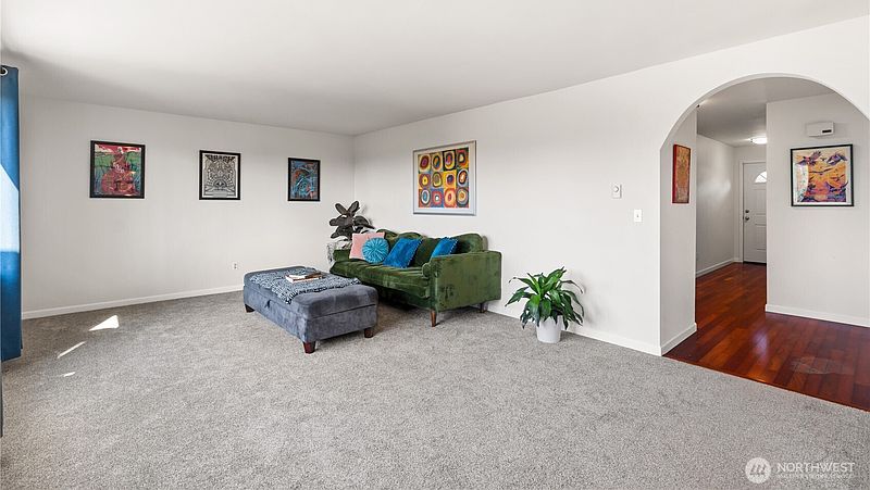 4th image of 5807 Hendrickson #106