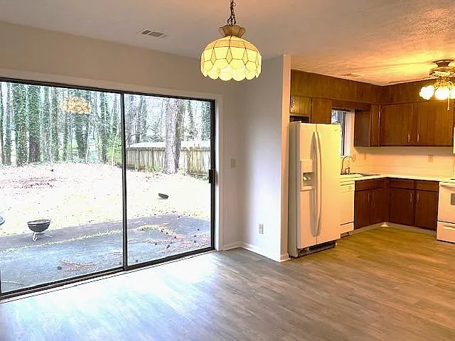 1576 Spender Dr — Photo 6