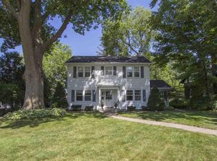 424 Sunset Rd, Waterloo, IA 50701