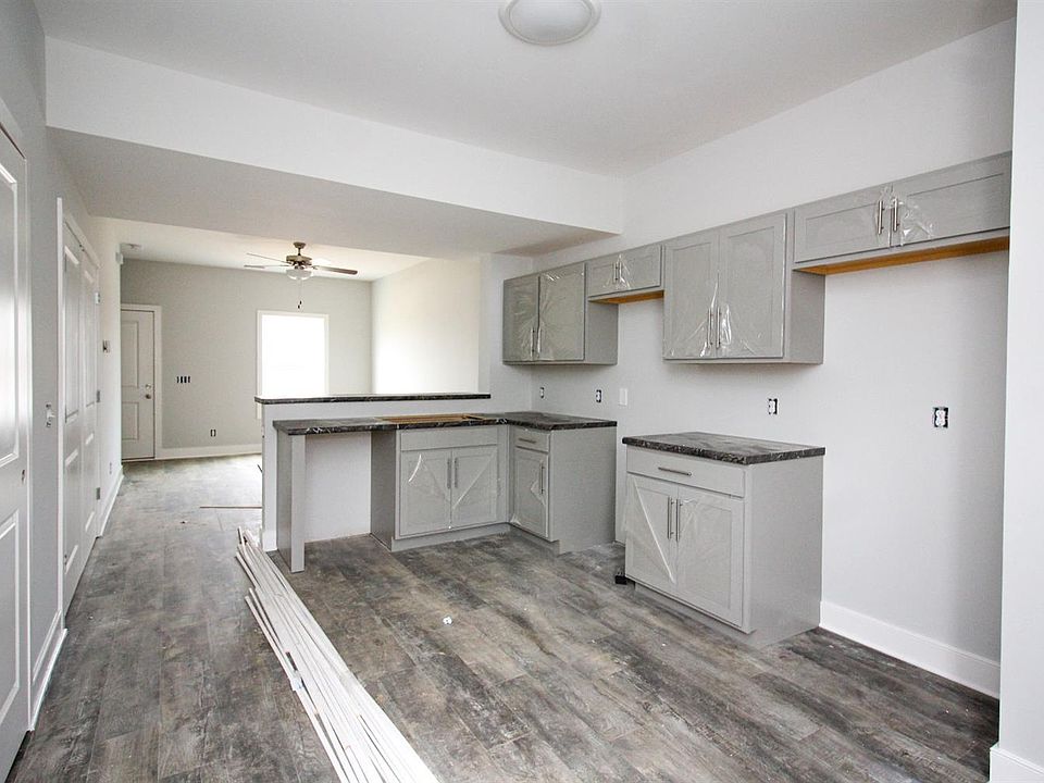 1st image of 2001 Willow Dr #4