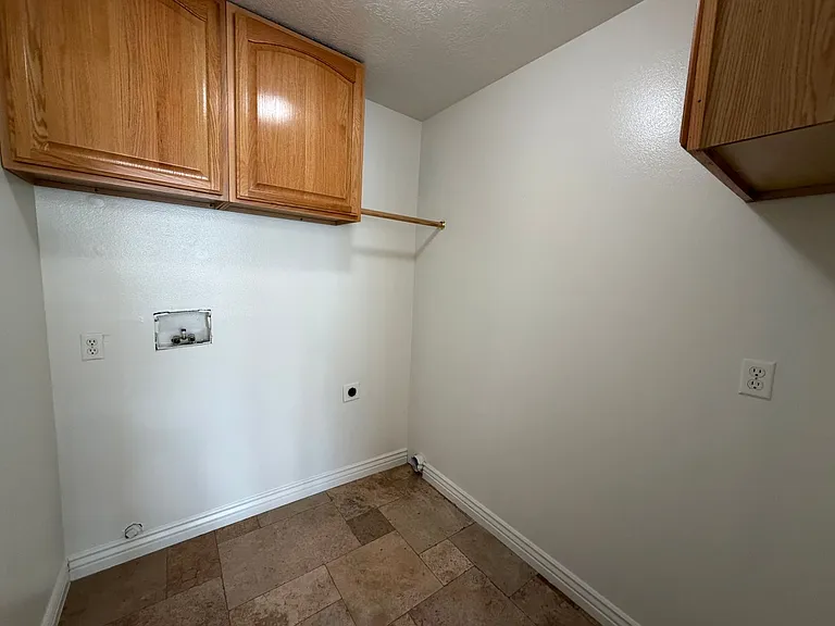 135 N 350 W — Photo 15