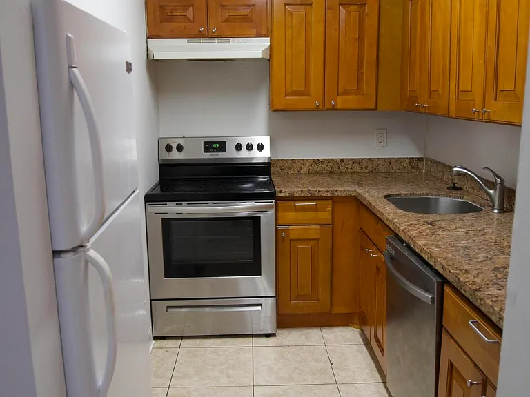 2840 NE 14th St #212-A — Photo 4
