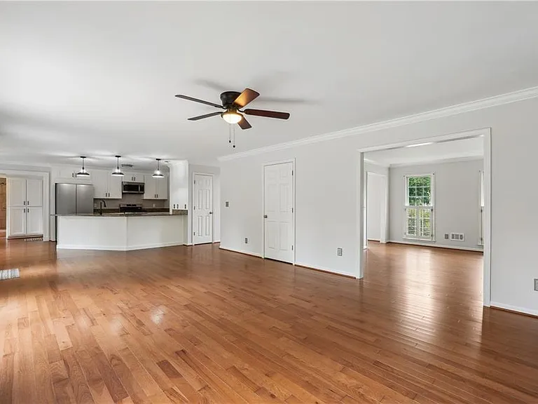 2565 Chestea Dr NE — Photo 8