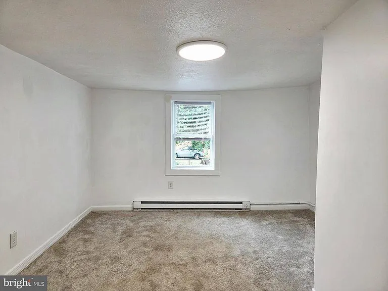 233 Kern St — Photo 11