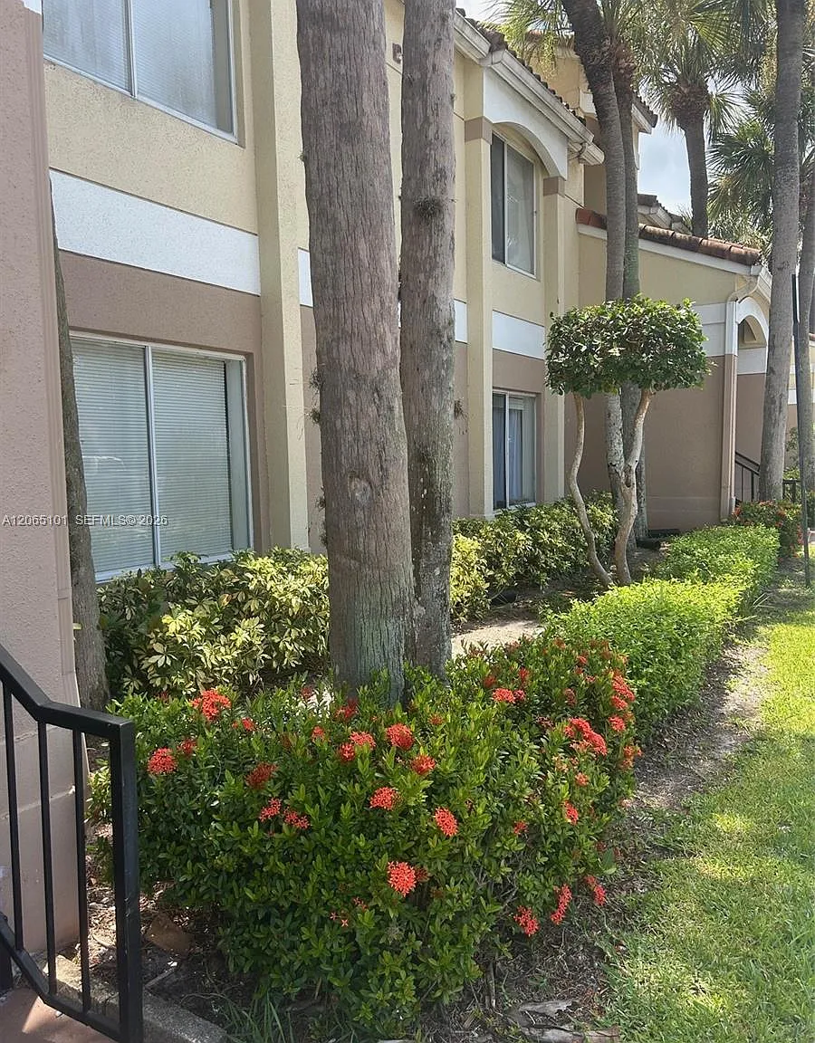 Casablanca Isles Condo — Photo 2