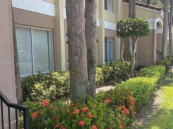 2nd image of 815 W Boynton Beach Blvd APT 2202