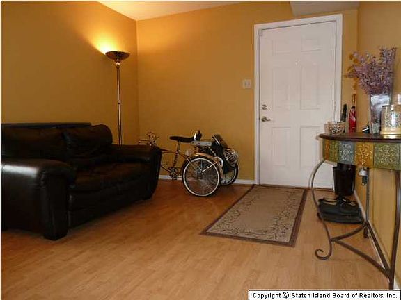 4th image of 130 Emily Ln