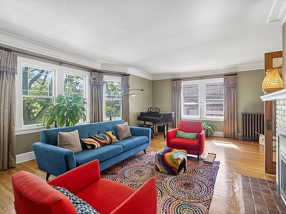 Living room with gas fireplace