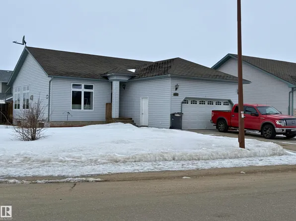6302 47th St, Cold Lake, AB T9M 2E5
