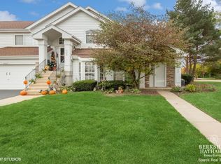 9529 Lenox Ln, Crystal Lake, IL 60014