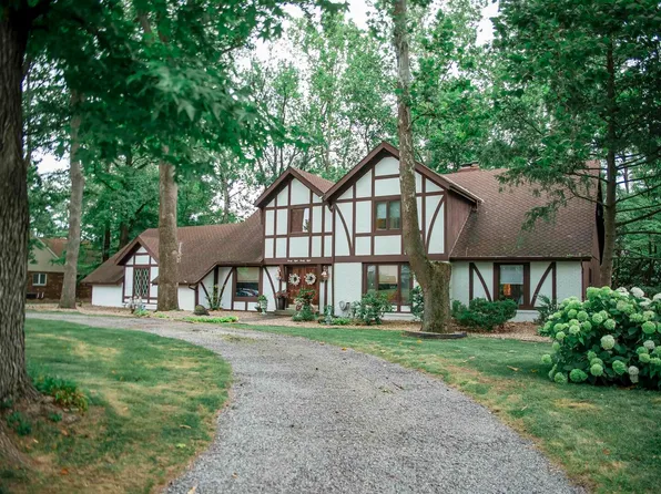 2828 Southfield Dr, Quincy, IL 62301