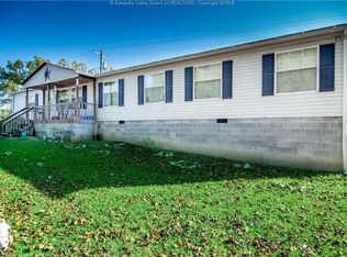 1053 Hedrick Rd, Scott Depot, WV 25560