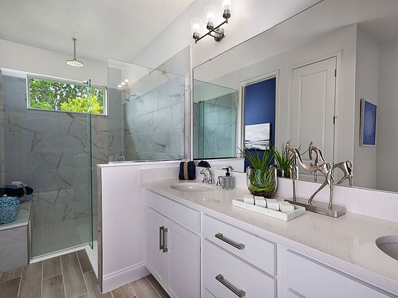 Hampton II Primary Bath